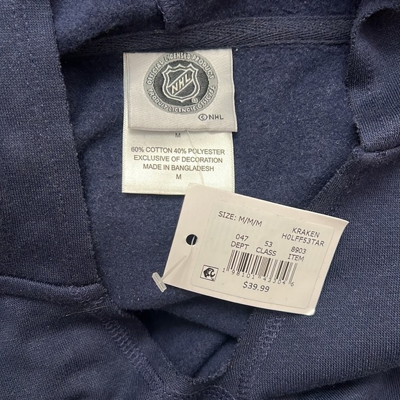 NHL Seattle Kraken Women’s Navy Blue Hoodie size Medium, trendy raw edge hem - Picture 6 of 9
